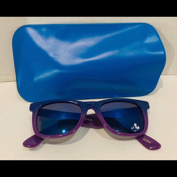 Mickey Kids Sunglasses - Picture 2 of 6